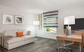Hampton Inn & Suites Atlanta Buckhead Place